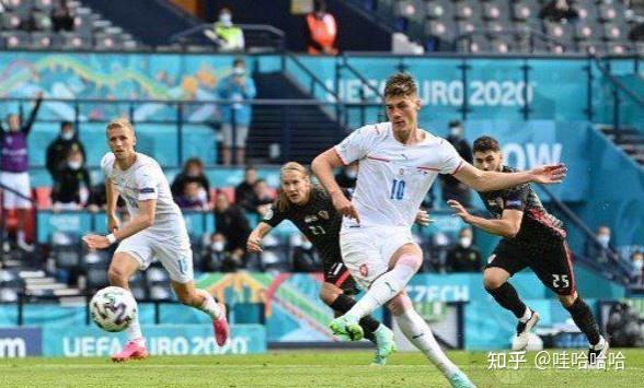 爱游戏体育-板球大师赛焦点战：河套迅豹队翻盘钱塘巨龙队，外线火力全开。传控打穿防线的简单介绍