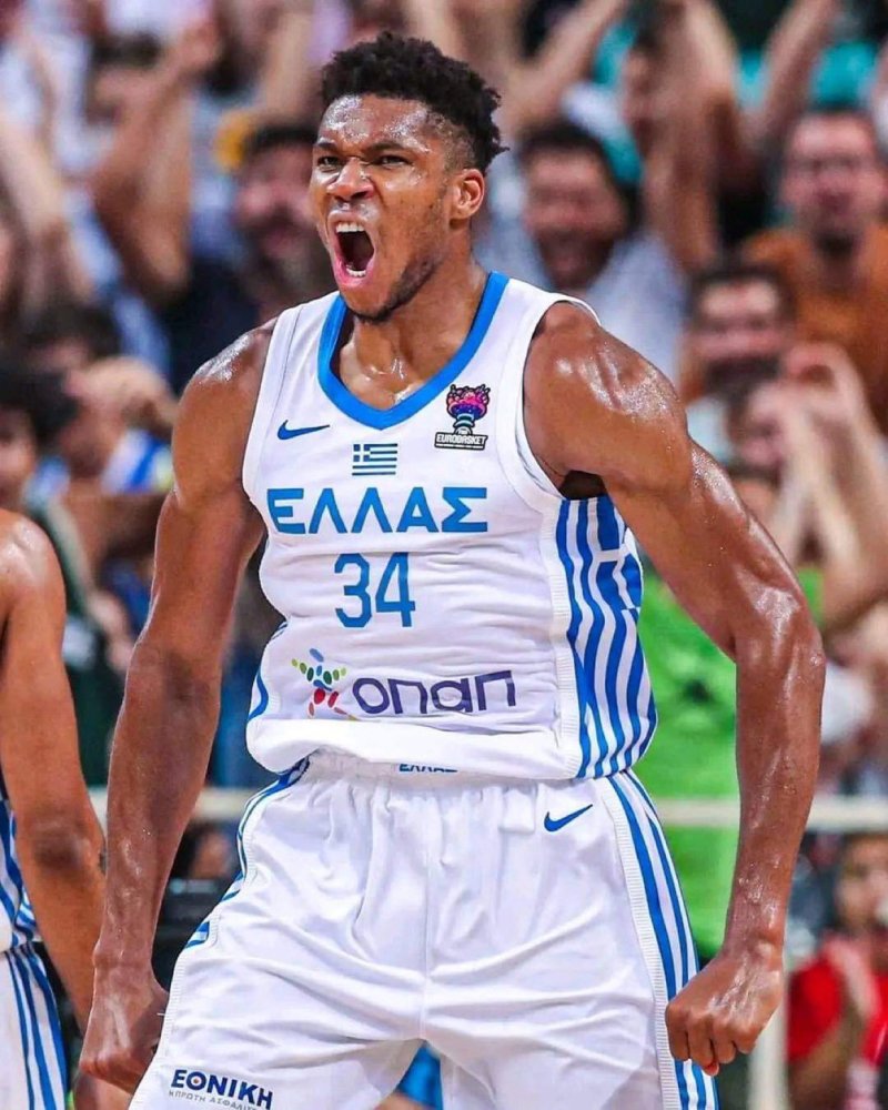 AYX-包含字母哥回归赛场，高光表现首场状态亮眼，TL观众沸腾！的词条