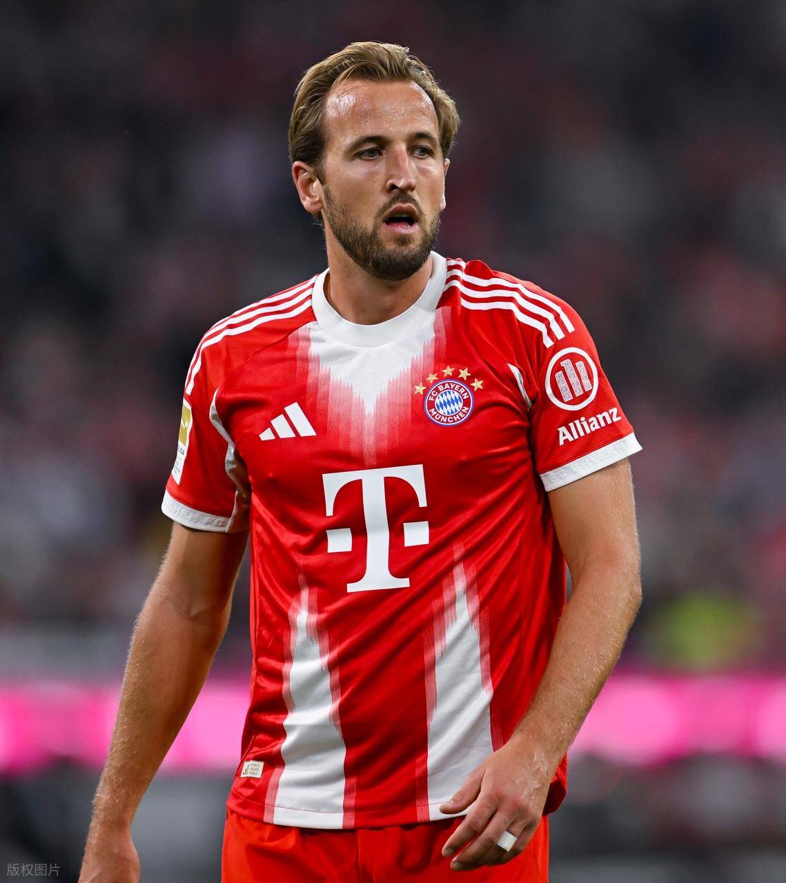 爱游戏-包含凯恩回归赛场，大胜首场状态亮眼，巴塞罗那观众沸腾！的词条